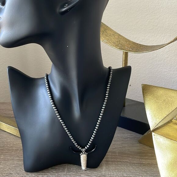 Horn Pendant Necklace N960 - Picture 4 of 4